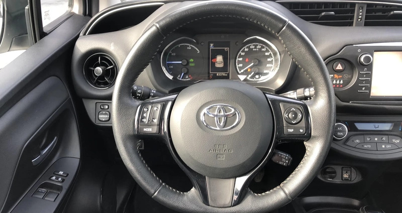 Toyota Yaris cena 62900 przebieg: 83376, rok produkcji 2018 z Lubraniec małe 172
